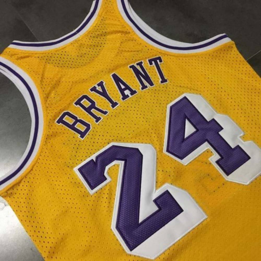 Men's Los Angeles Lakers Kobe Bryant #24 Throwback Yellow 2007-08 Hardwood Classics Jersey-Pro Kit Vault | Brand New 26/27 Sports Jerseys